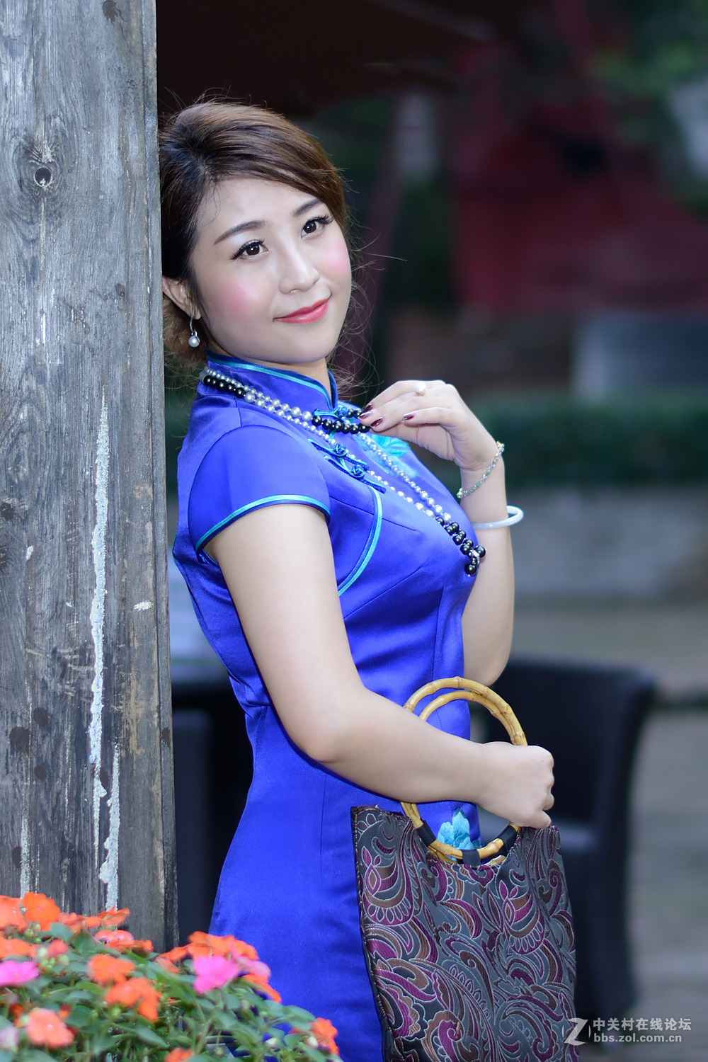 苏州旗袍丽人图片