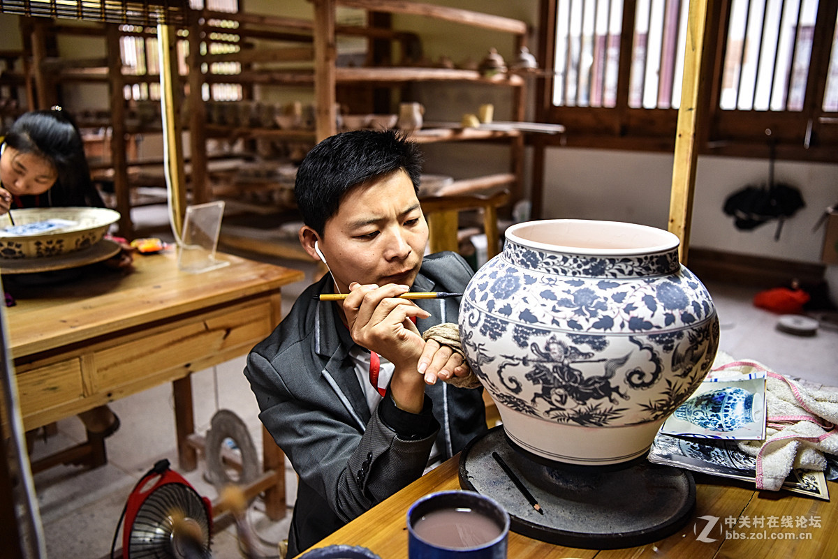 景德镇的瓷器制作工匠