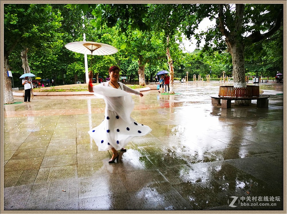风雨中---独舞