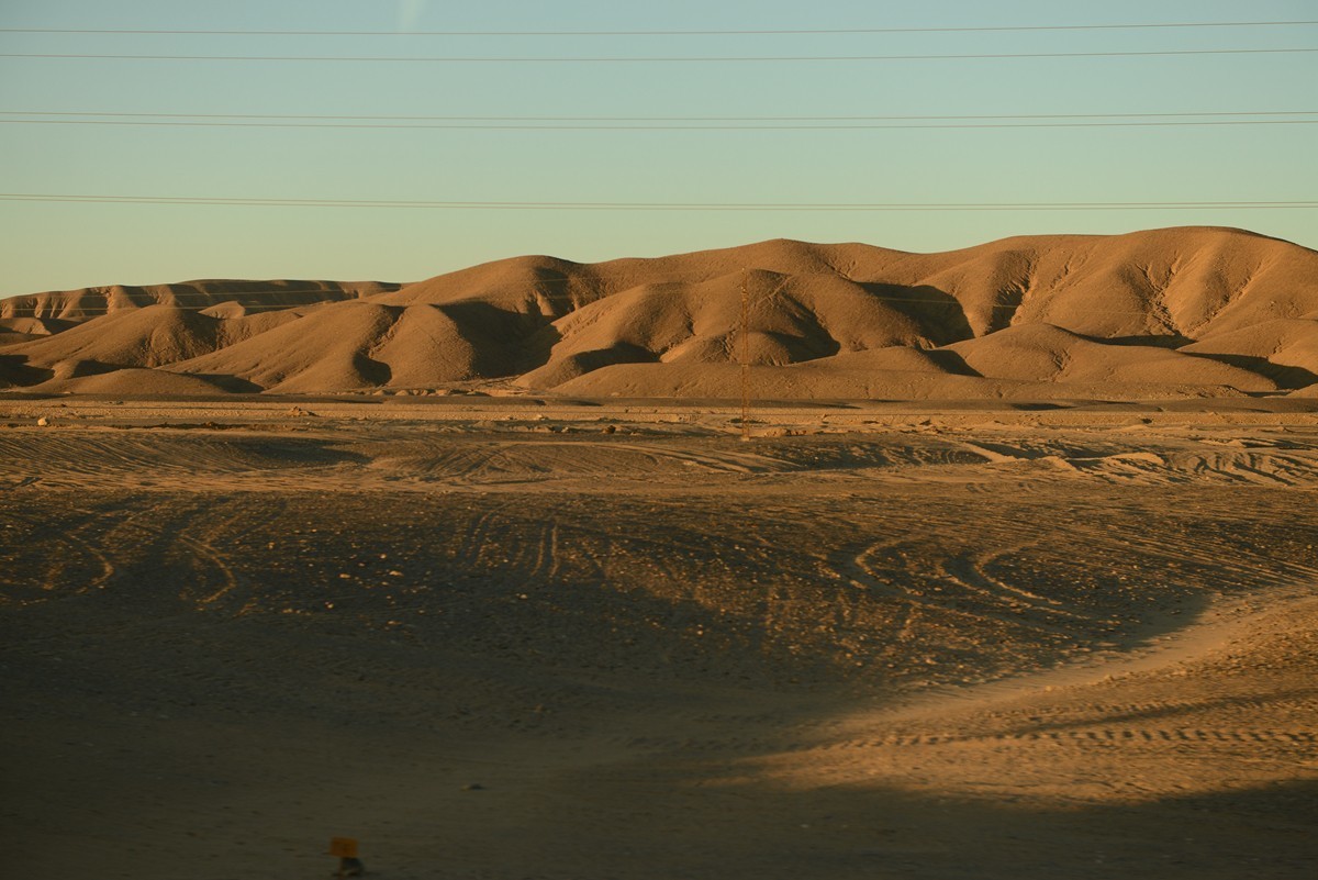 一组从赫尔格达到卢克索参观往返时的旅途风光随拍