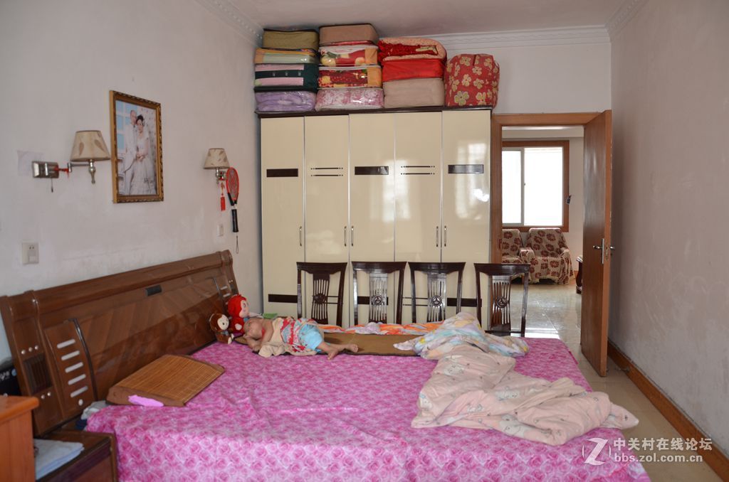 欣欣然2岁鸿运坐卧