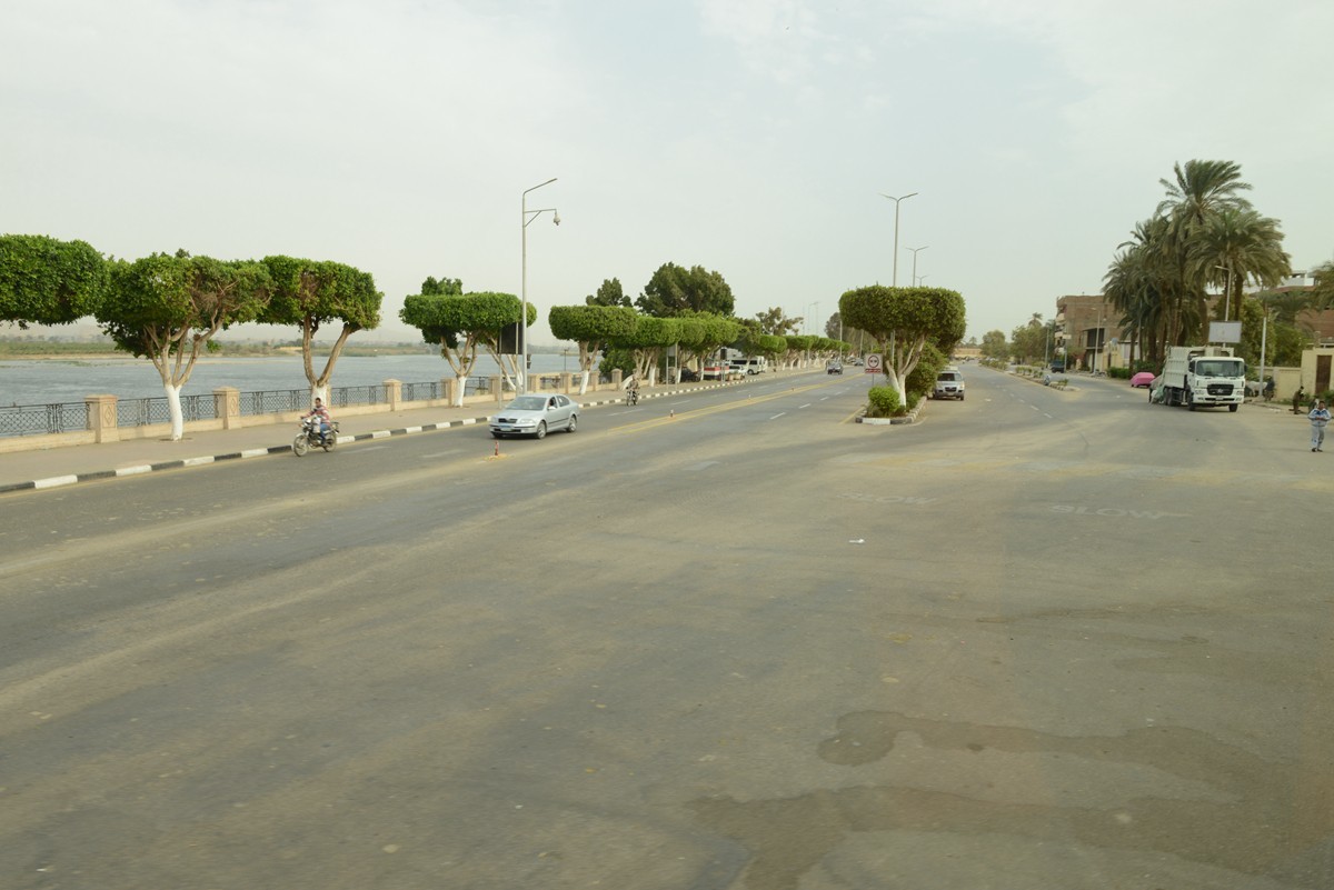 一组从赫尔格达到卢克索参观往返时的旅途风光随拍