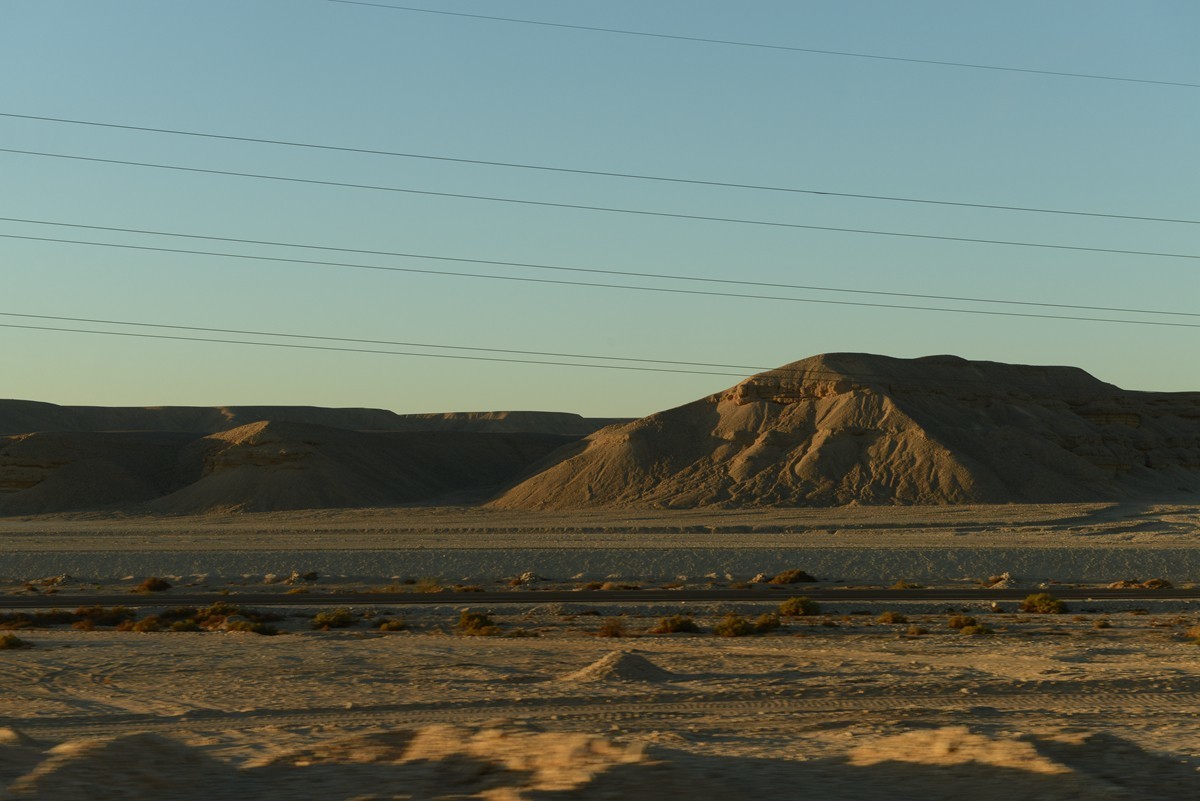 一组从赫尔格达到卢克索参观往返时的旅途风光随拍