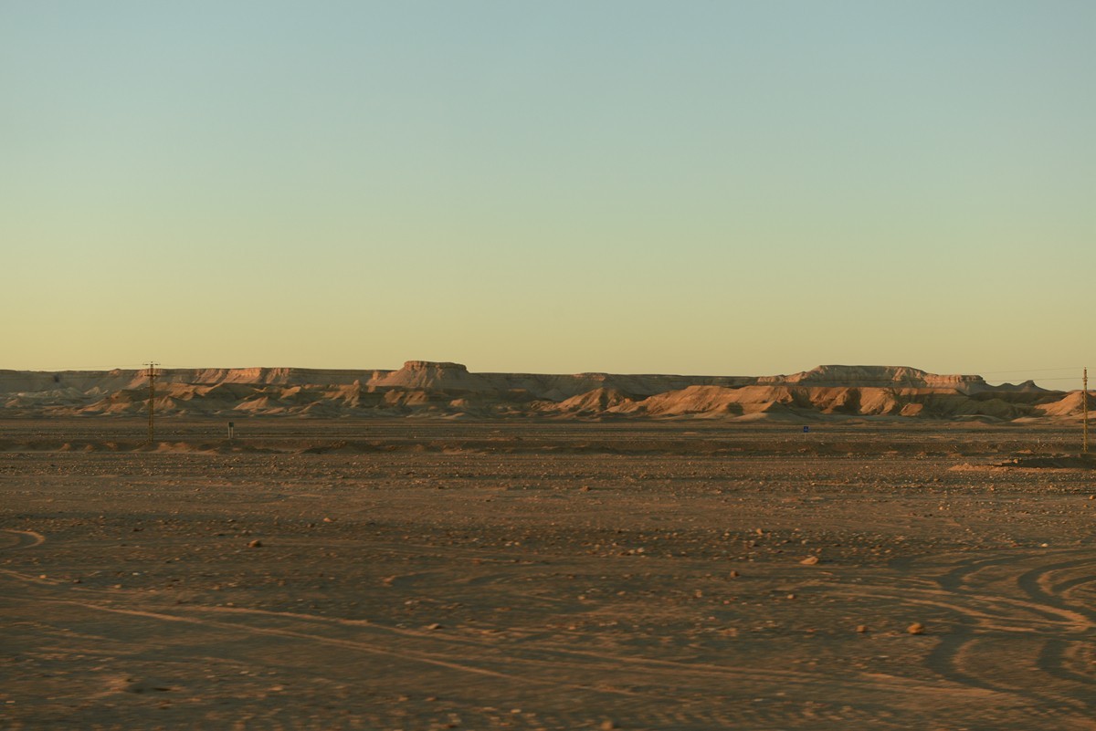 一组从赫尔格达到卢克索参观往返时的旅途风光随拍