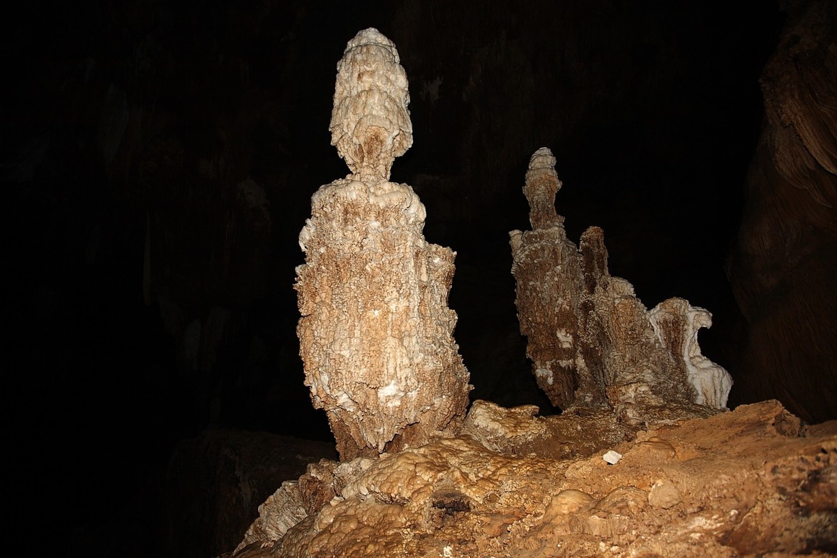 清远市牛鼻岩洞探秘
