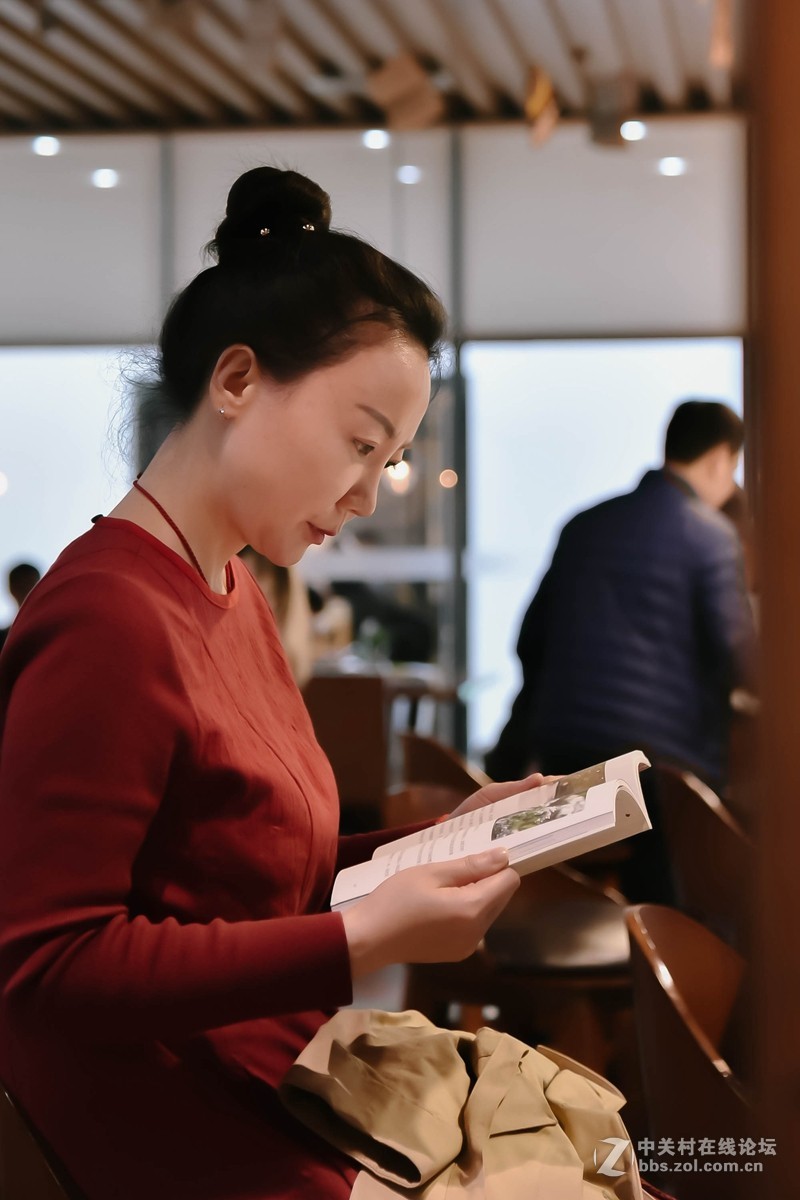 #佳能EOS M100-小清新#我们都爱初夏的小清新---读一本好书