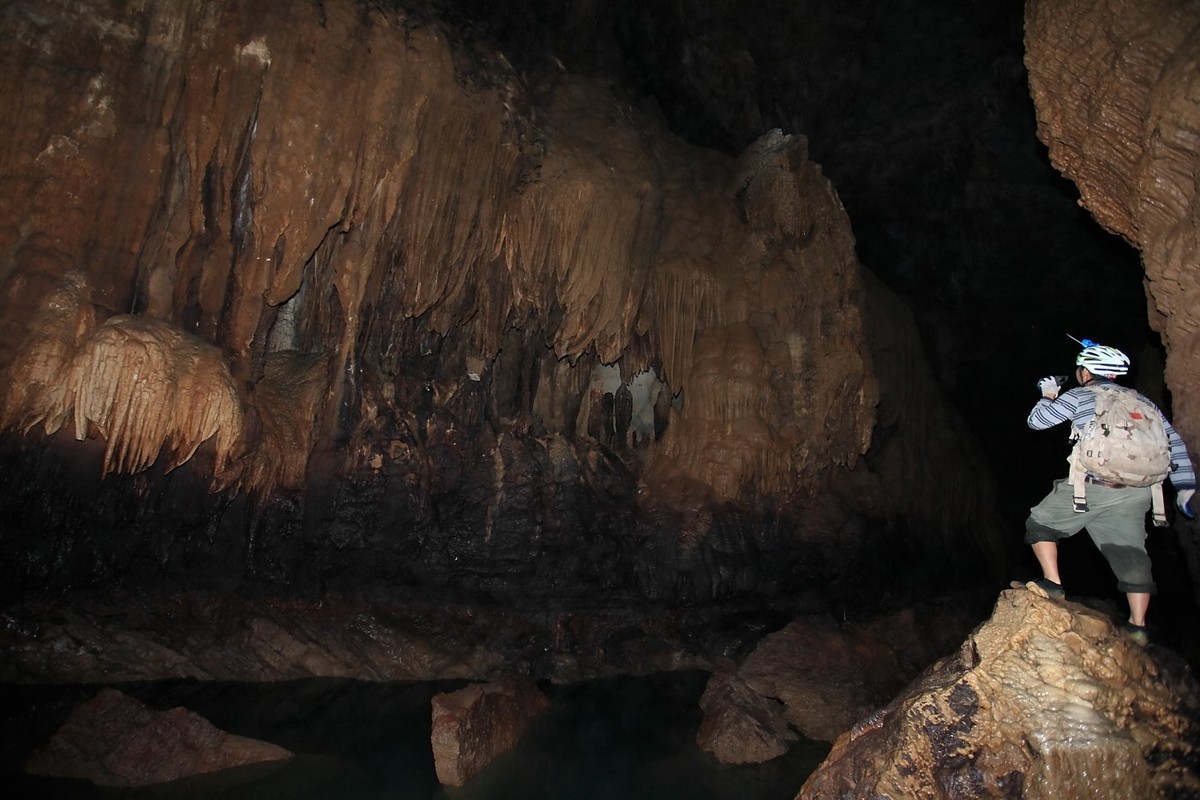 清远市牛鼻岩洞探秘