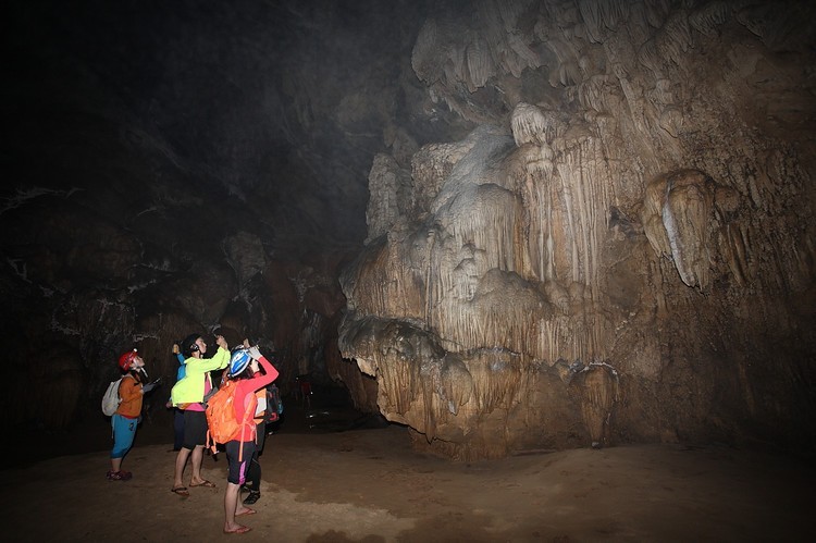 清远市牛鼻岩洞探秘