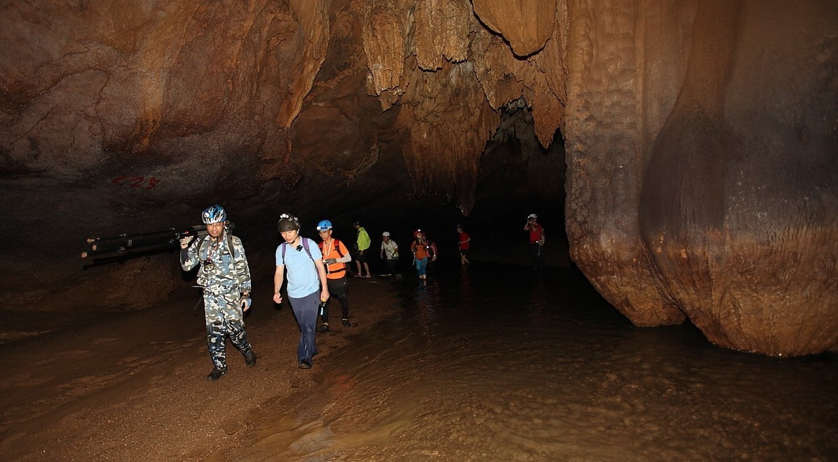 清远市牛鼻岩洞探秘