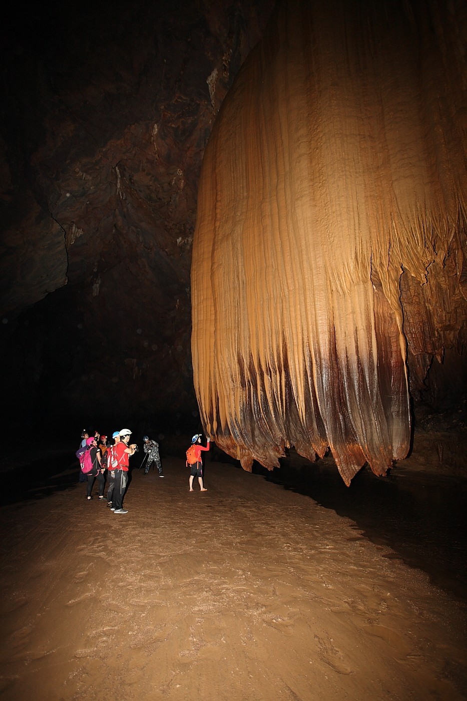 清远市牛鼻岩洞探秘