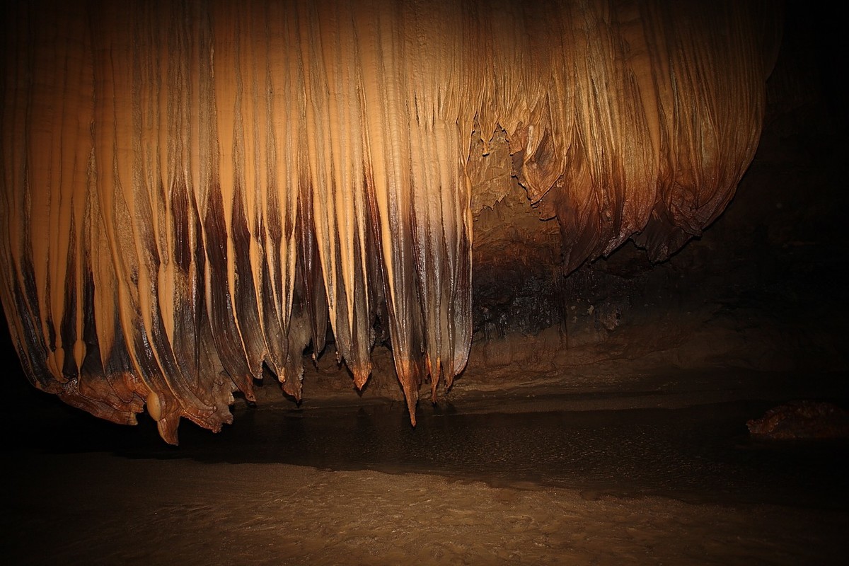 清远市牛鼻岩洞探秘