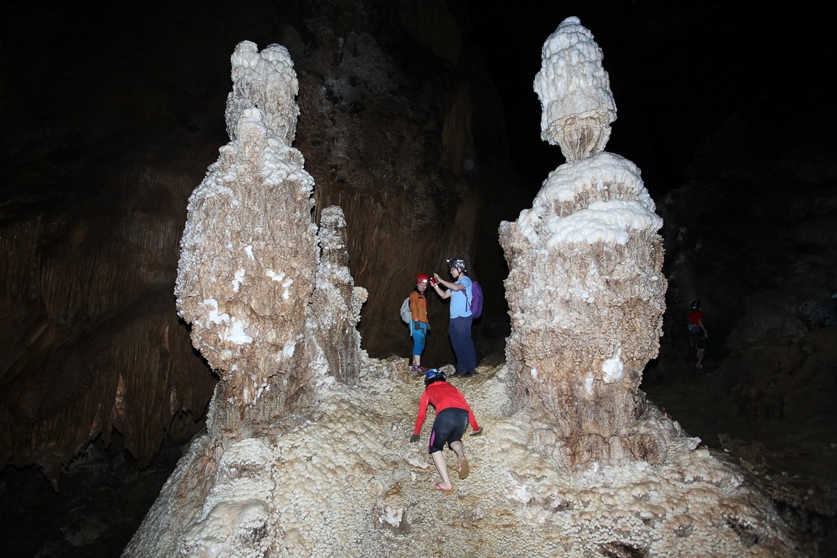 清远市牛鼻岩洞探秘
