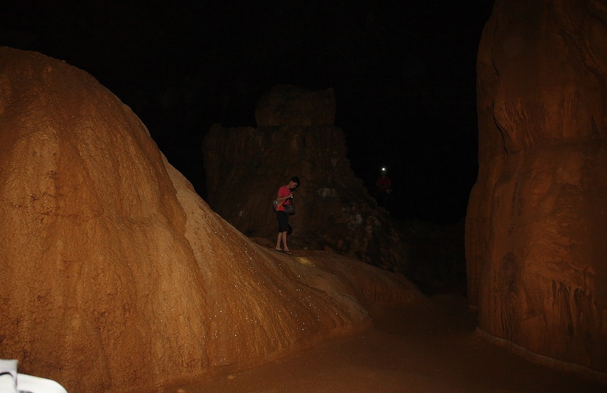 清远市牛鼻岩洞探秘