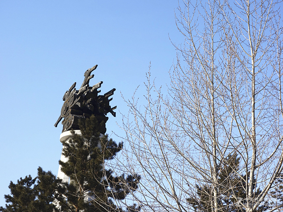 鄂家镇广场雕塑【奔马图】