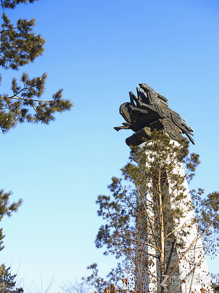 鄂家镇广场雕塑【奔马图】