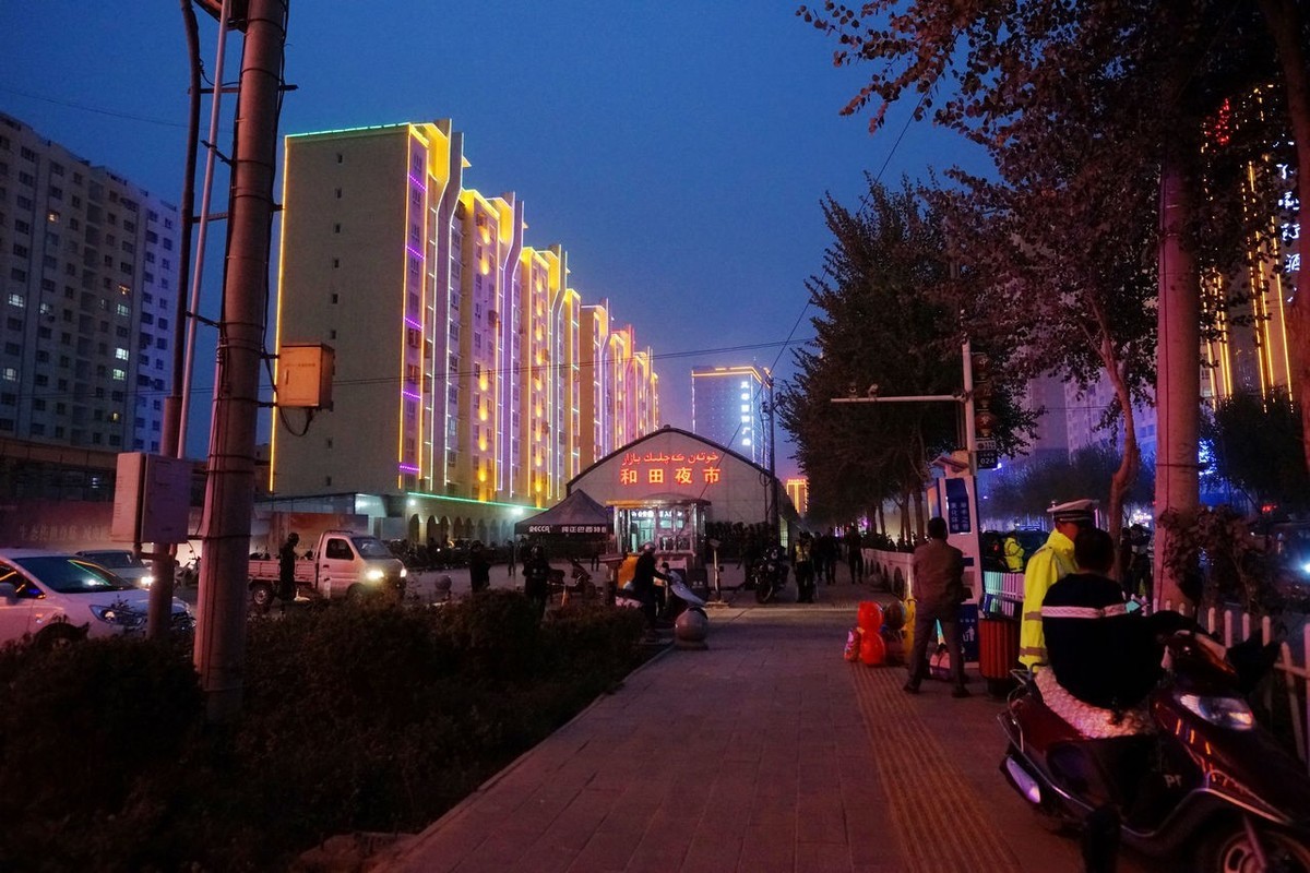 新疆和田游玩随拍之三：热闹的和田夜市