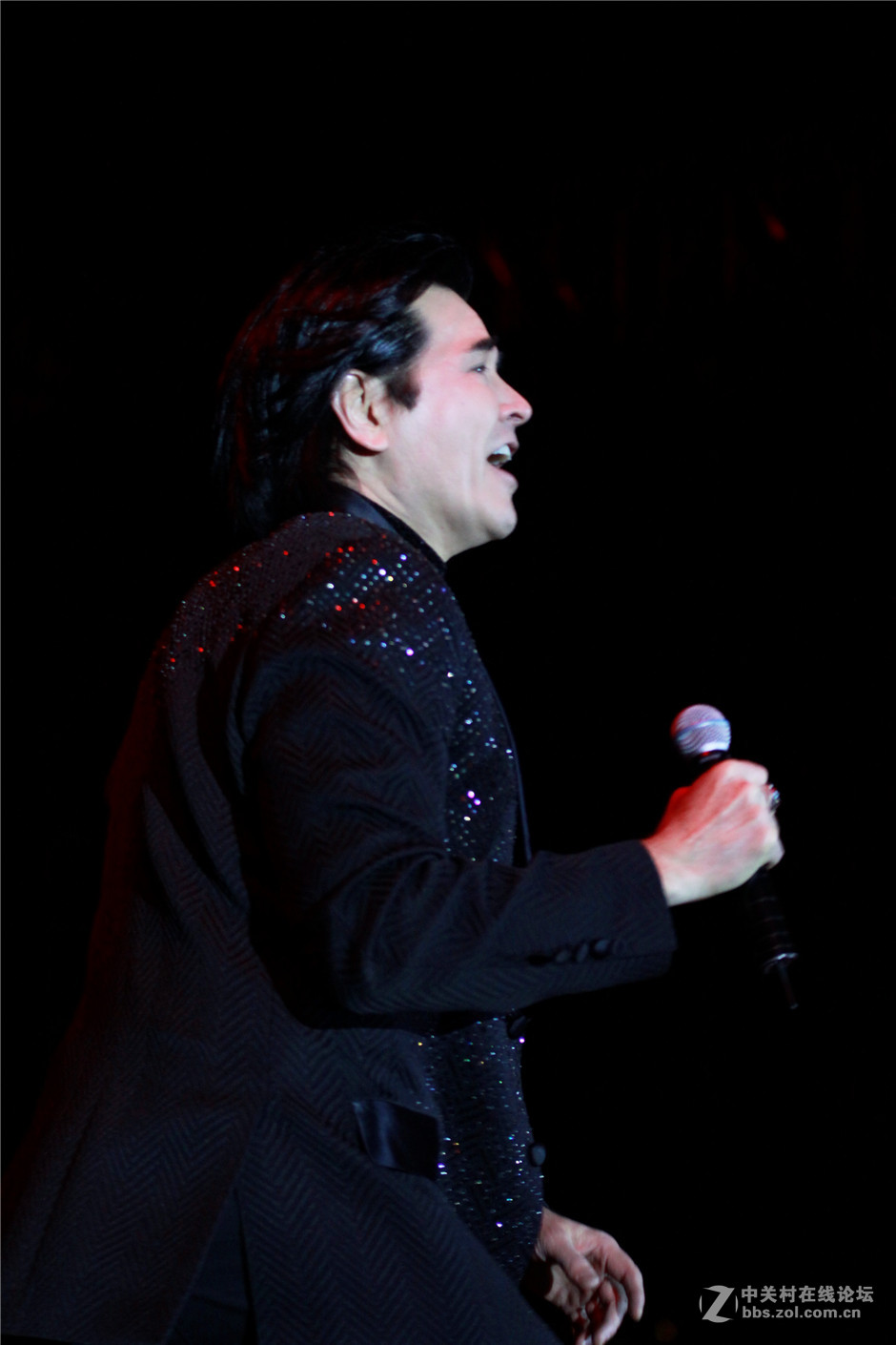 费翔倾情放歌武山大型明星演唱会