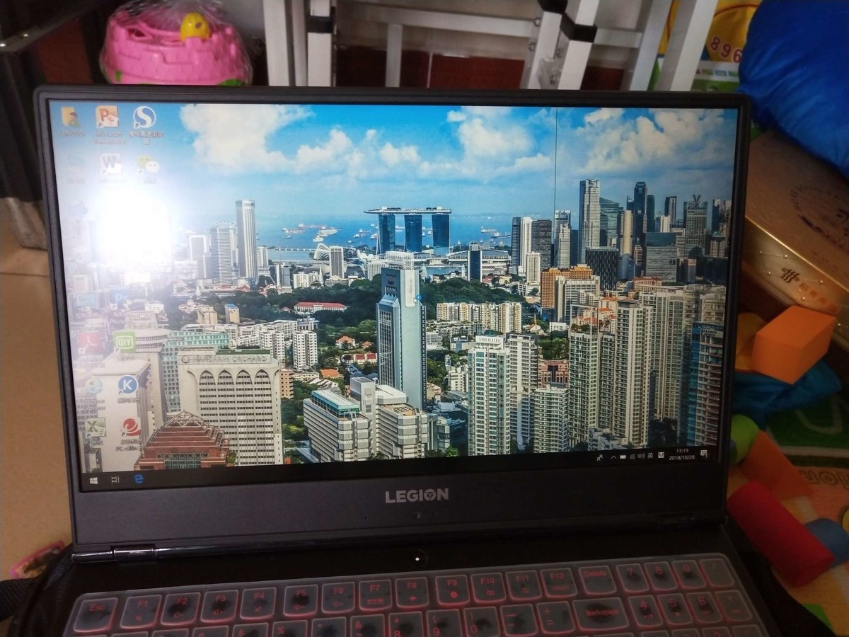 Y7000。