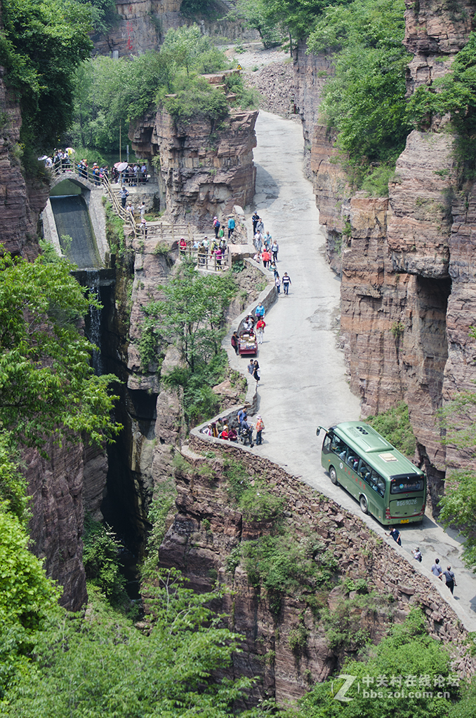 辉县万仙山挂壁公路