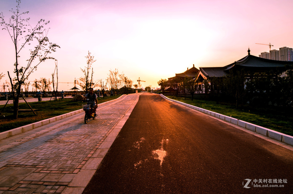 夕阳下的广角。。。。K01+14mm威慑