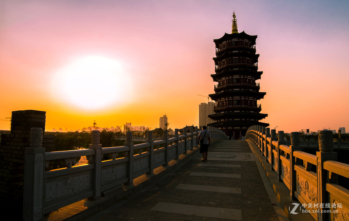 夕阳下的广角。。。。K01+14mm威慑