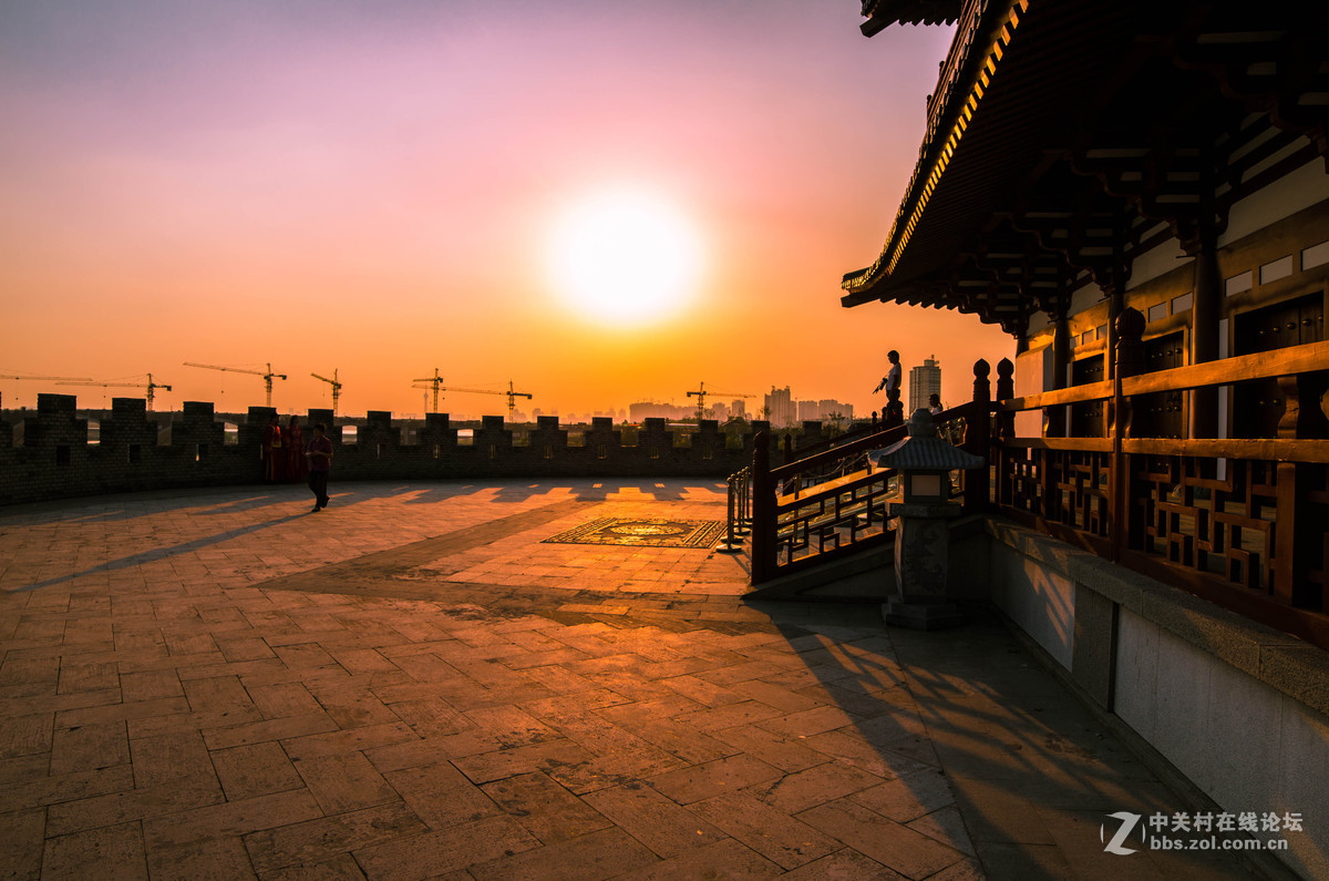 夕阳下的广角。。。。K01+14mm威慑