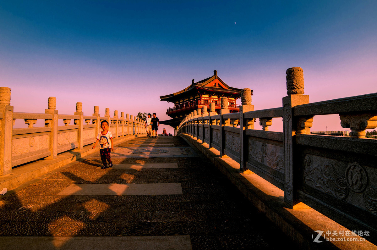 夕阳下的广角。。。。K01+14mm威慑