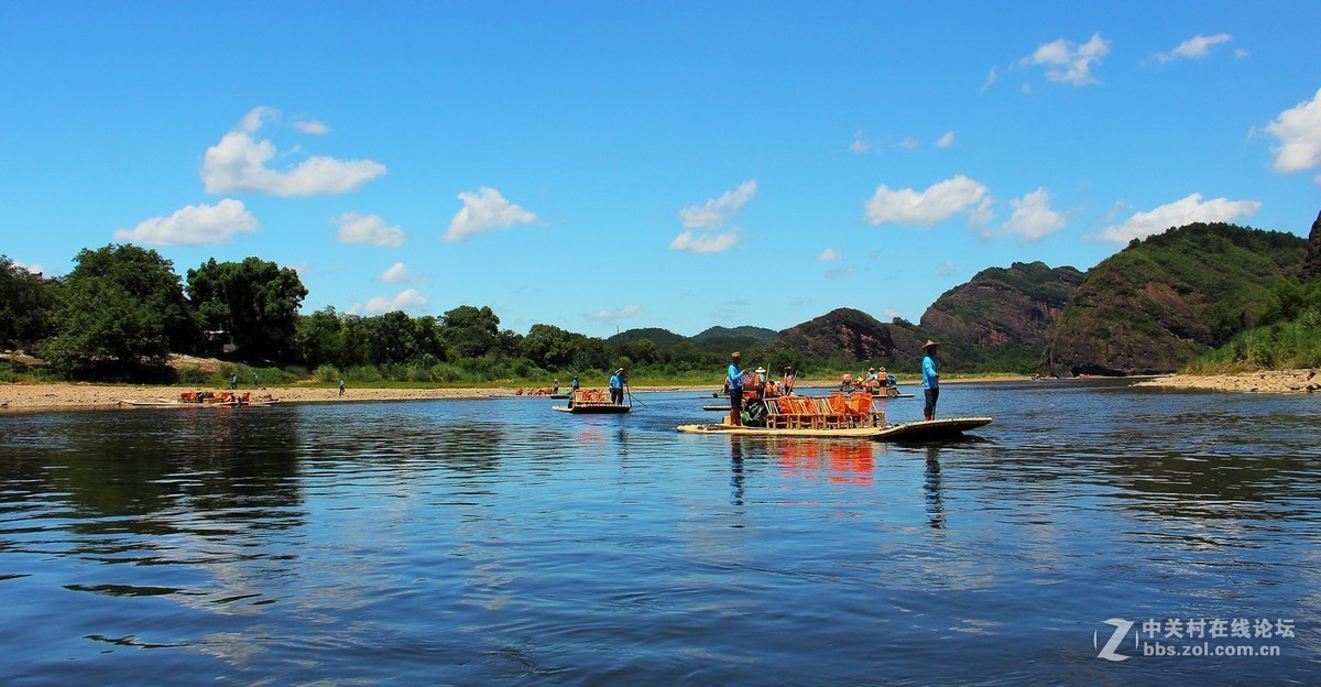 #佳能月赛-金秋十月#——游龙虎山碧水丹霞，看千年悬棺升官发财。