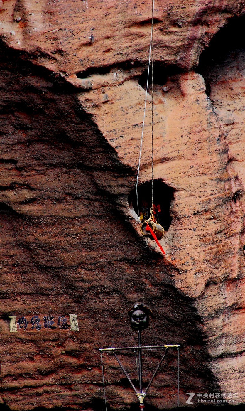 #佳能月赛-金秋十月#——游龙虎山碧水丹霞，看千年悬棺升官发财。