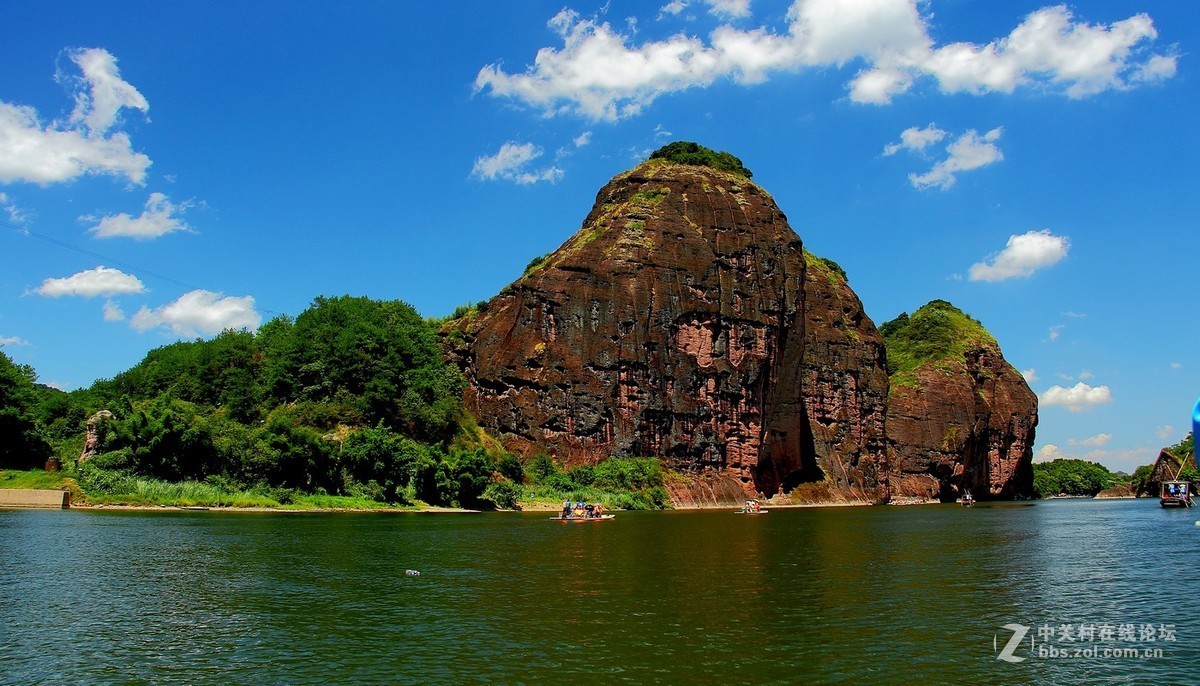 #佳能月赛-金秋十月#——游龙虎山碧水丹霞，看千年悬棺升官发财。