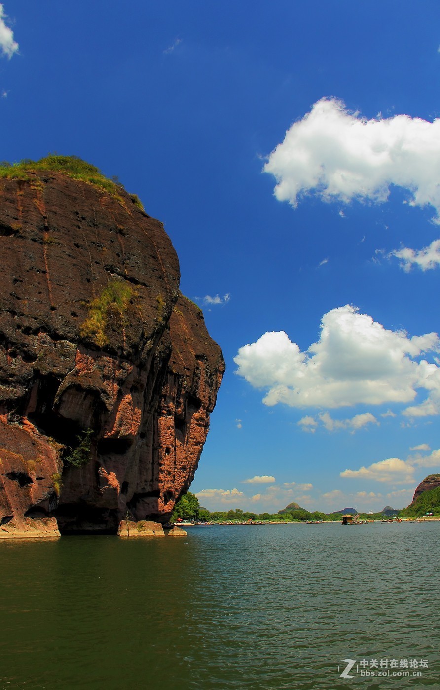 #佳能月赛-金秋十月#——游龙虎山碧水丹霞，看千年悬棺升官发财。