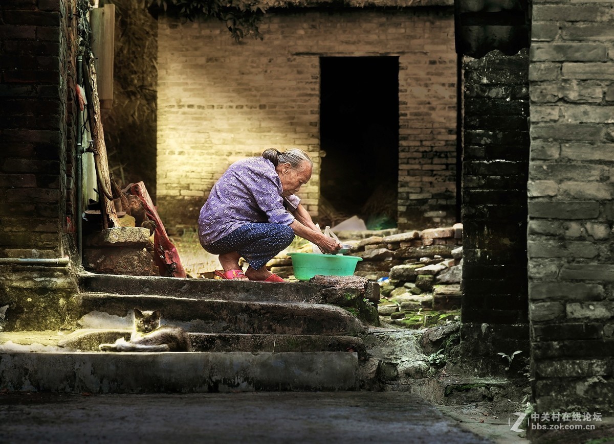 幽深的小巷 -- 寂静的古村