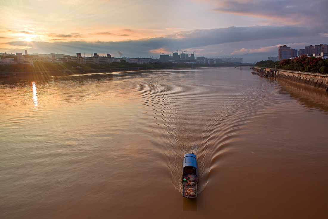 发现梅州之美  挖掘梅州之奇