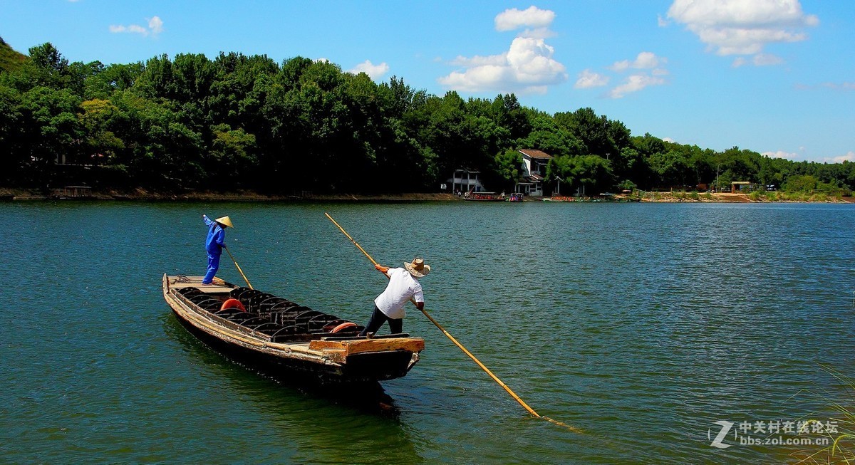 #佳能月赛-金秋十月#——游龙虎山碧水丹霞，看千年悬棺升官发财。