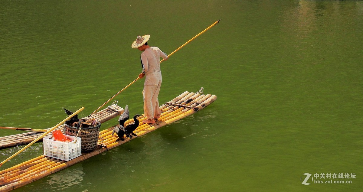 #佳能月赛-金秋十月#——游龙虎山碧水丹霞，看千年悬棺升官发财。