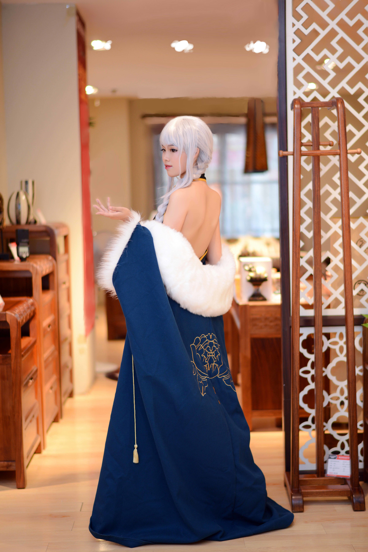 COSPLAY美女家具店 光圈全开