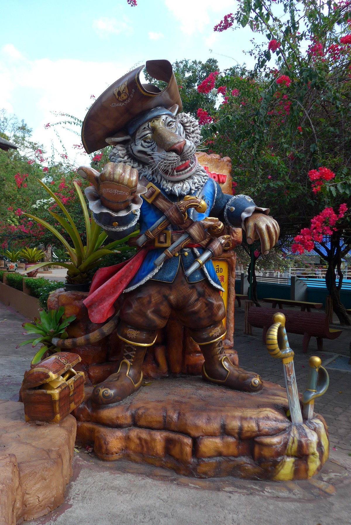 泰国春武里府差拉动物王国