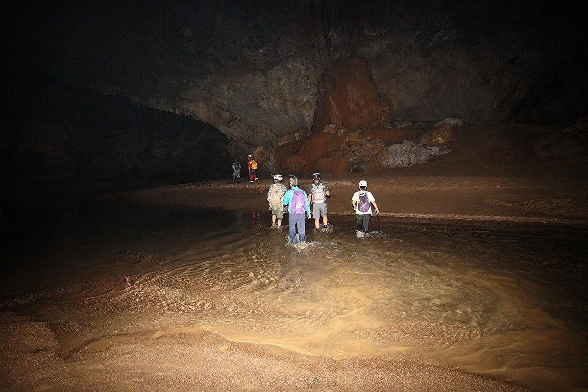 清远市牛鼻岩洞探秘