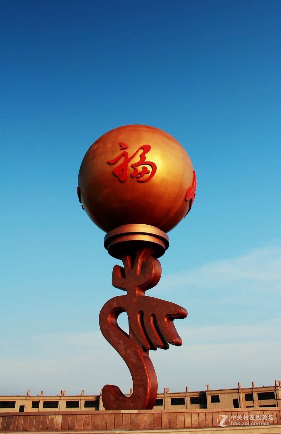 #佳能EOS M6-定格光影#阳光下的，沙滩浪花，小船和花朵，迷人的色彩难以忘怀。