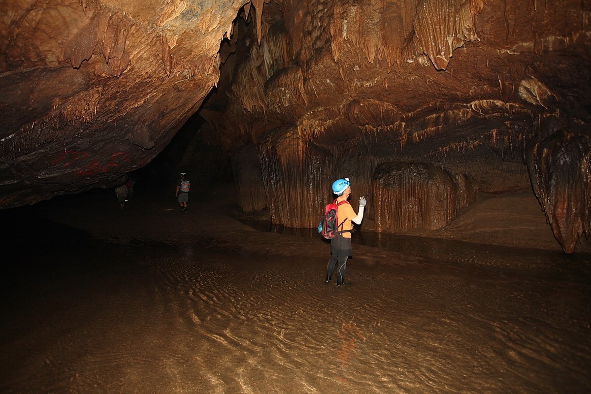 清远市牛鼻岩洞探秘