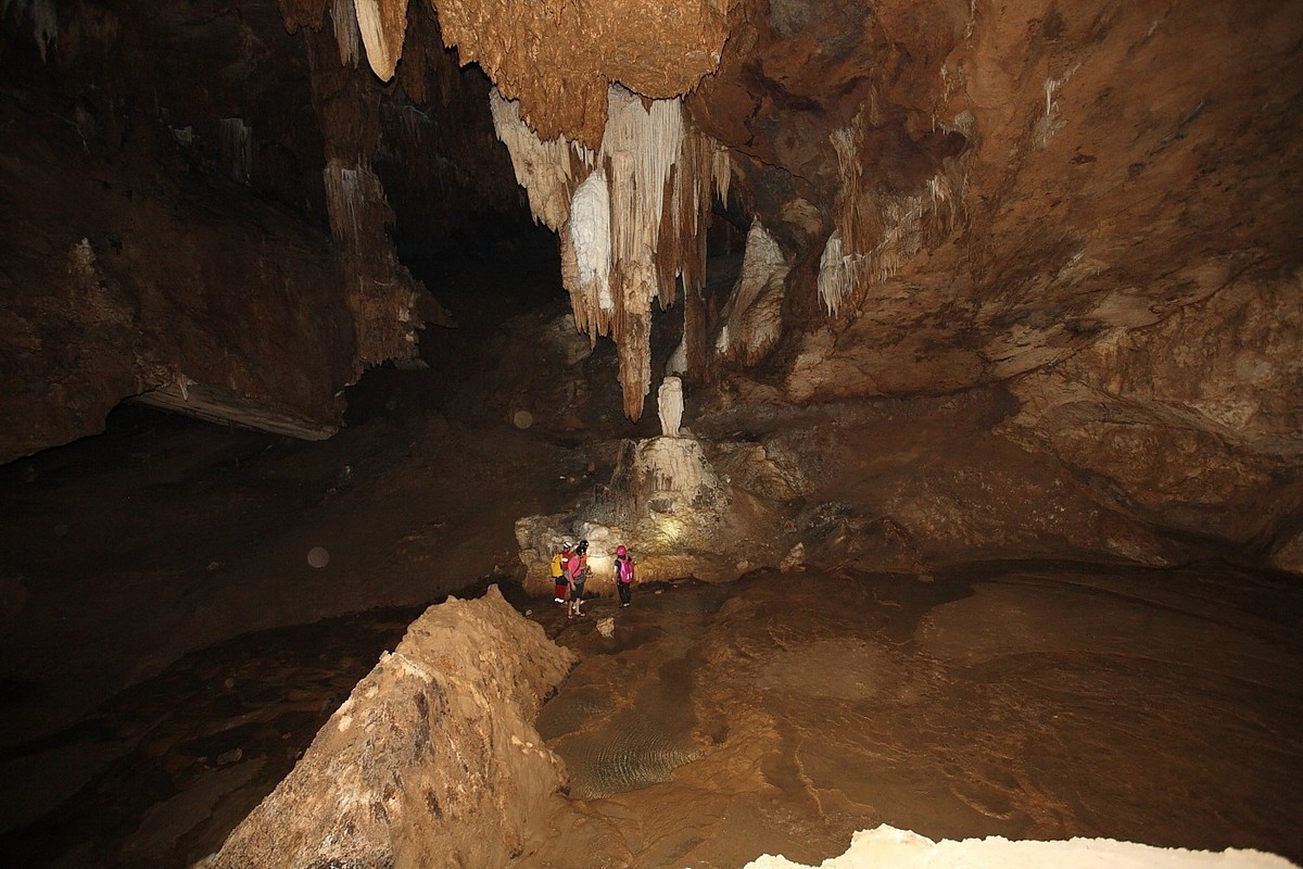 清远市牛鼻岩洞探秘