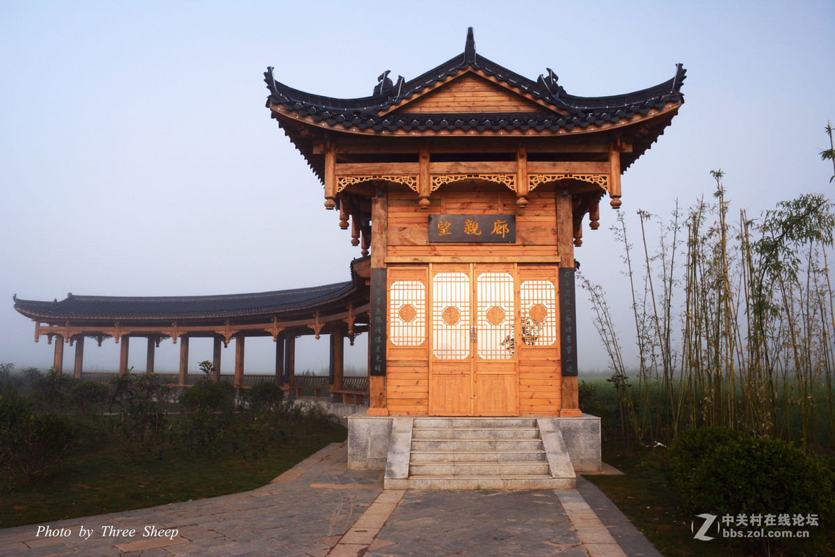 晨拍摄“日出”