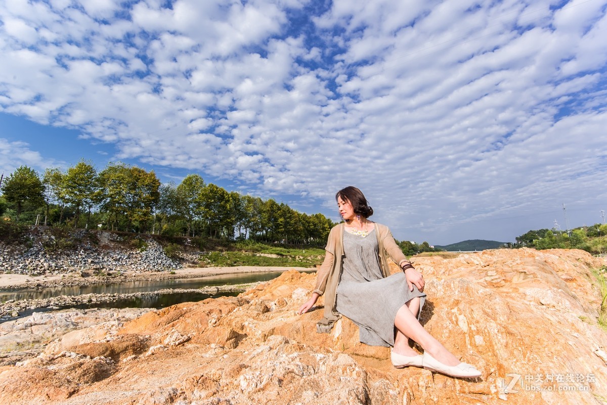 别样的蓝天———环境人像试拍-中关村在线摄影论坛