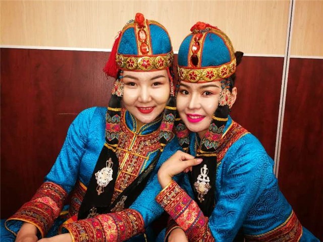 巴州和巴蜀联手打造以“丝绸之路为经巴州文化为纬”的世界级旅游目的地