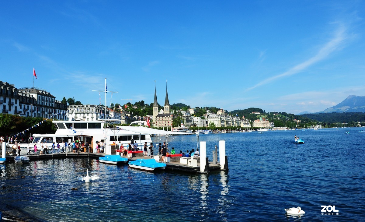 湖光山色，浑然天成。瑞士：一个一生必去的国家。