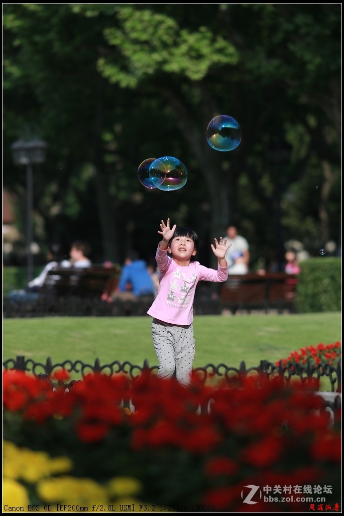 小女儿与肥皂泡