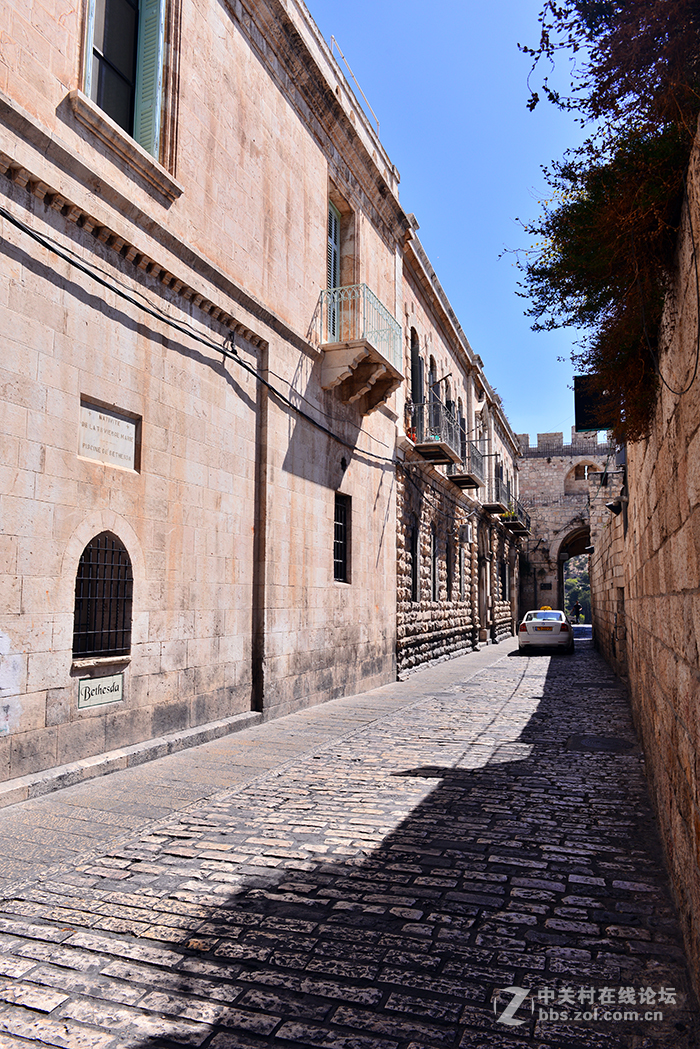 以色列旅游（11）-------耶稣背十字架走过的路（苦路）