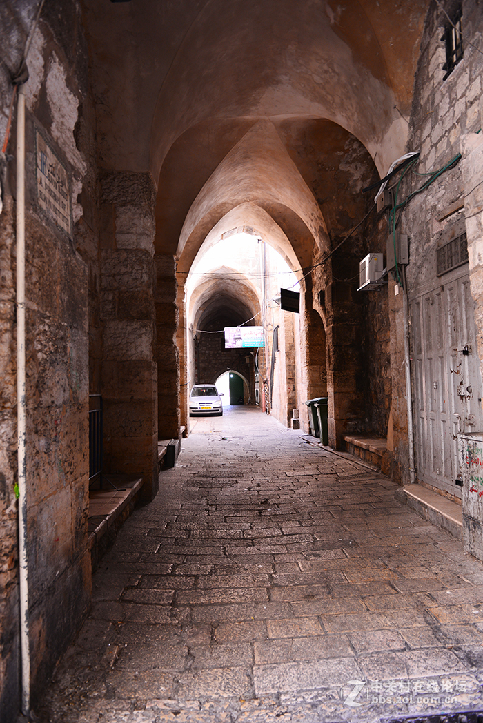 以色列旅游（11）-------耶稣背十字架走过的路（苦路）