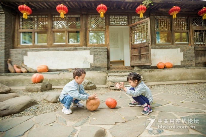 住进获国际大奖的姥姥家，看皮影大戏，逛乡村艺术嘉年华…