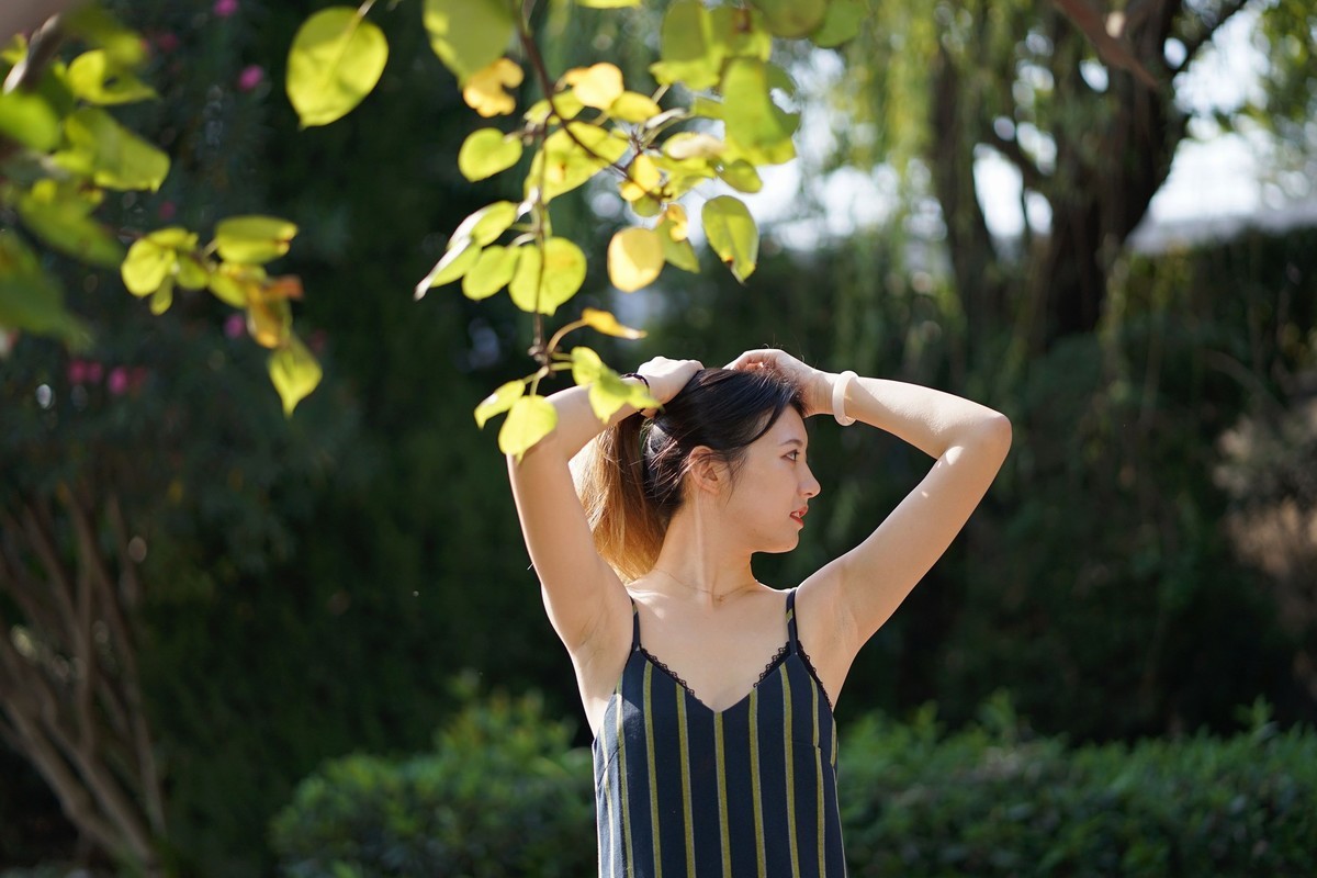 环境人像外拍---新疆女孩在琴台！。。。。。